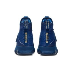 Nike LeBron 14 - Motif de Semelle Géométrique pour Meilleure Adhérence